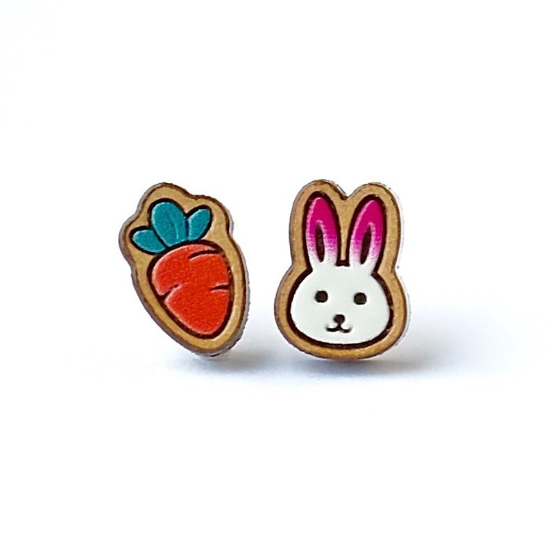 彩绘木耳环-小兔子与它的红萝卜 - 耳环/耳夹 - 木头 白色