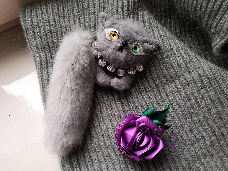 Textile brooch mini cat , kawaii cat , kitty plush, symbol 2023 - 胸针 - 羊毛 银色