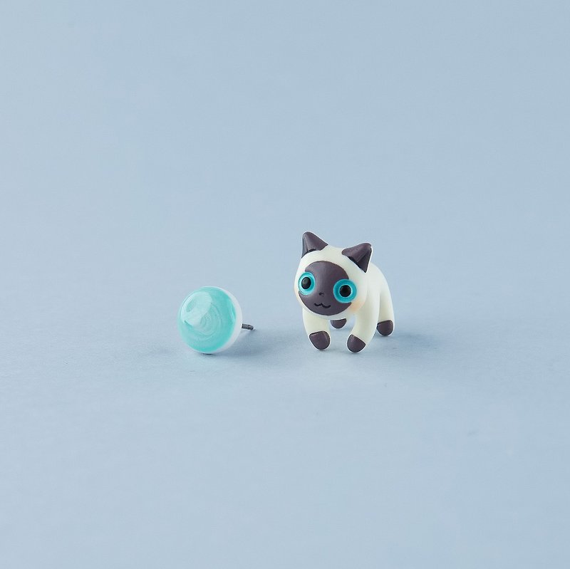 Siamese Cat - Polymer Clay Earrings, Handmade&Handpaited - 耳环/耳夹 - 粘土 卡其色