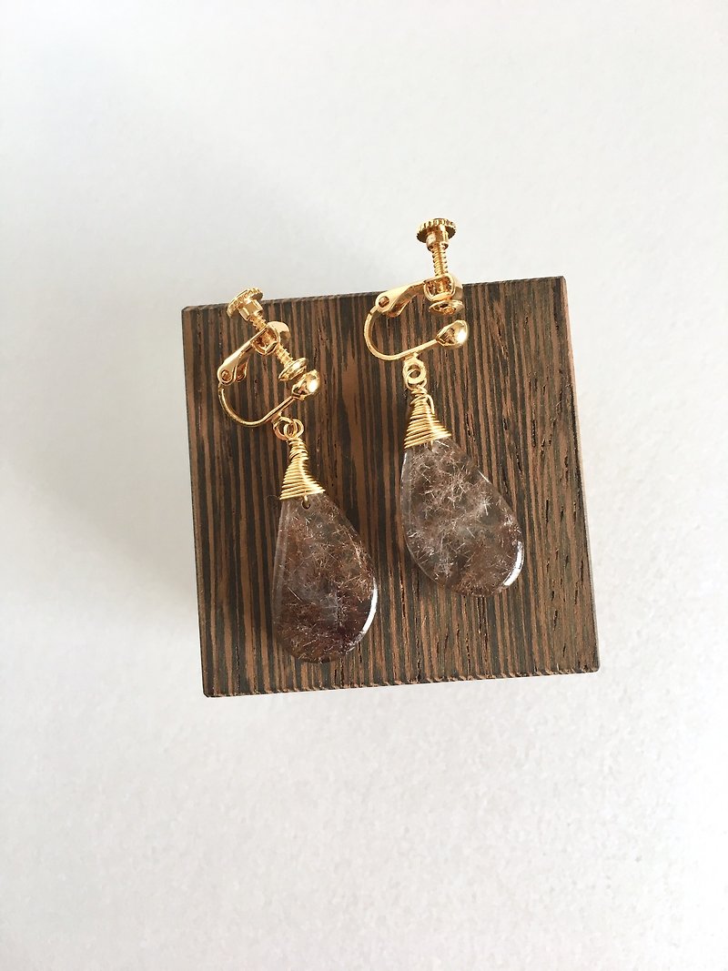 Rutilated quartz Clip-earring - 耳环/耳夹 - 石头 咖啡色