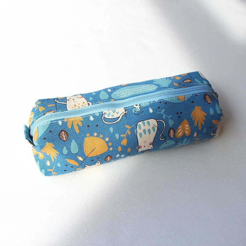 遮雨猫(蓝)造型笔袋/收纳袋 铅笔盒 化妆包 - 铅笔盒/笔袋 - 棉．麻 