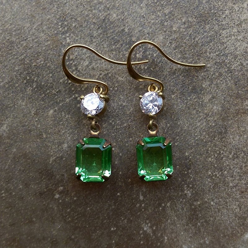橄榄绿古董玻璃锆石耳环 - 耳环/耳夹 - 宝石 
