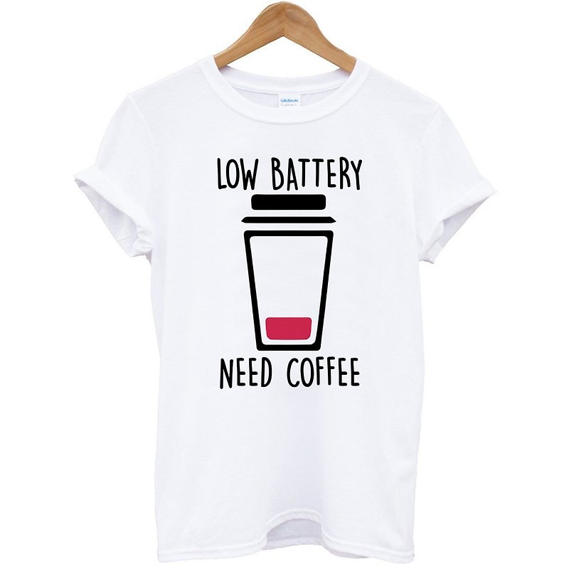 LOW BATTERY NEED COFFEE 短袖T恤 2色 咖啡 文青 文创 【现货】 - 男装上衣/T 恤 - 棉．麻 多色