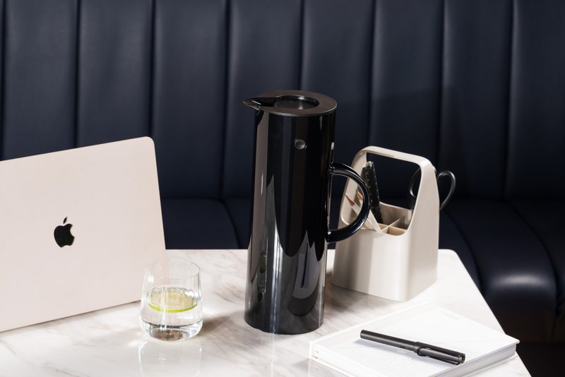 【Stelton】 啄木鸟真空保温壶1L-黑 - 保温瓶/保温杯 - 塑料 