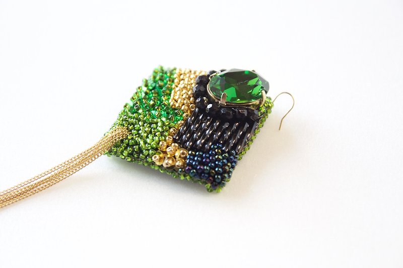 １８金　刺繍ピアス　　　　18K embroidery earrings - 耳环/耳夹 - 宝石 绿色