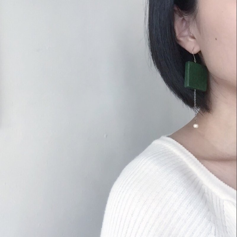 麻将。绿方块珍珠黄铜耳环 - 耳环/耳夹 - 其他金属 绿色