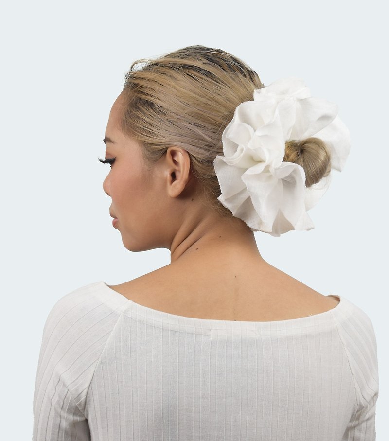 手工亚麻发圈 - 灵感源自康乃馨花的自然美 - 发饰 - 棉．麻 白色