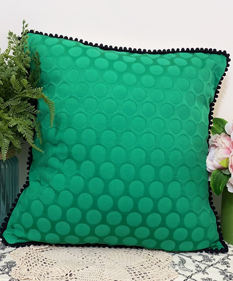 北欧简约风格绿色提花几何图黑色小毛球案抱枕靠枕靠垫枕套 - 枕头/抱枕 - 棉．麻 绿色