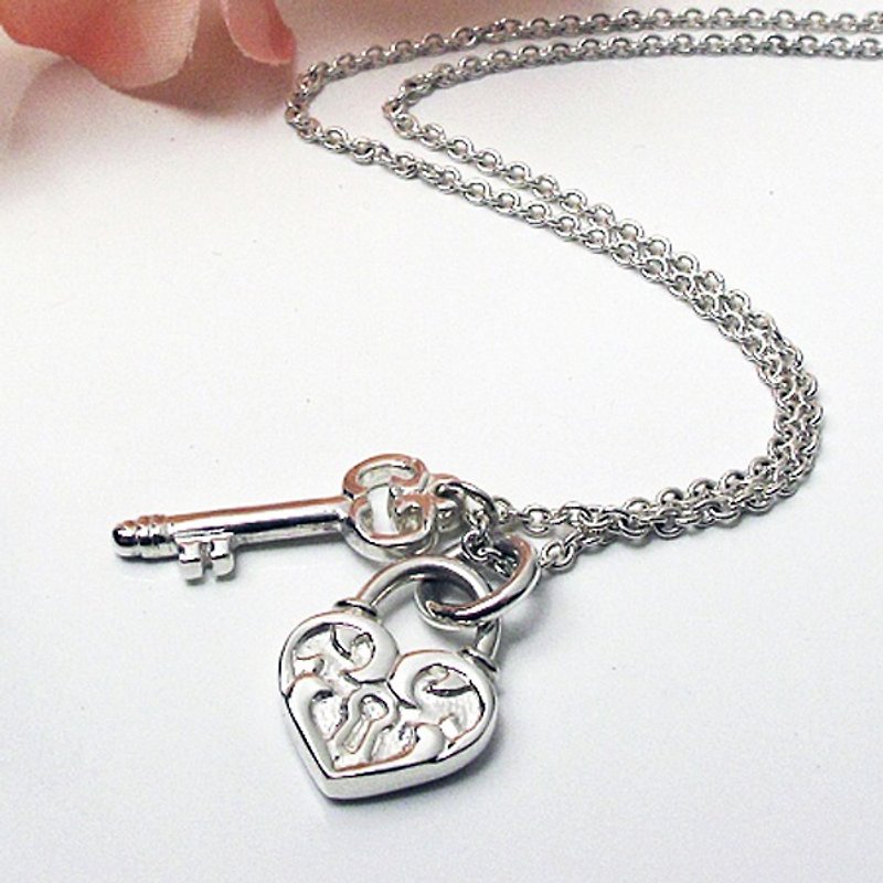 心锁 | 爱心锁&钥匙925纯银手工项链/坠链 - 项链 - 纯银 银色