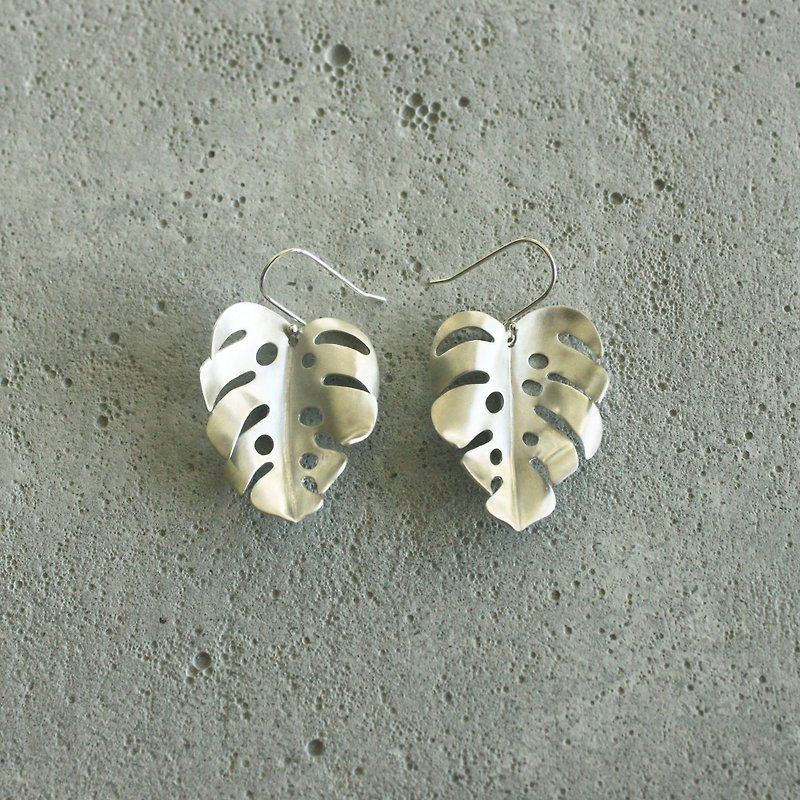 热带植物-龟背芋 纯银耳环 Tropical series - 耳环/耳夹 - 银 银色