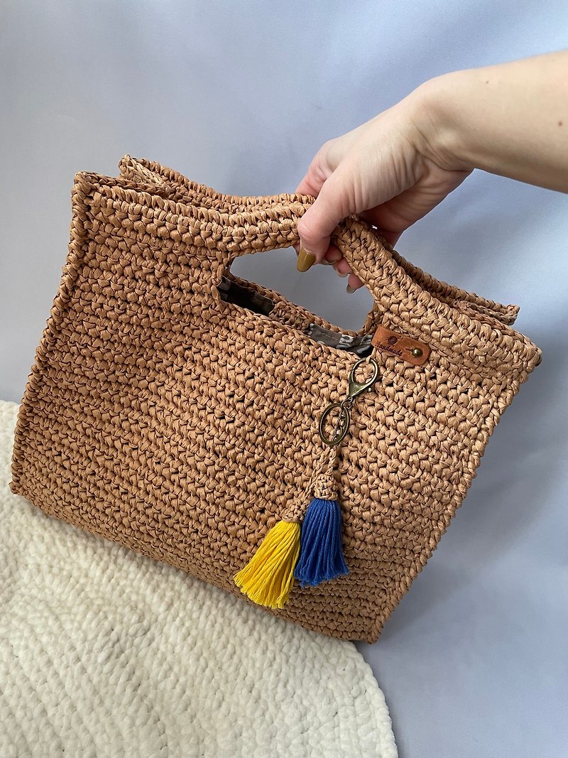 Raffia beach bag, crochet bag, raffia bag, tote bag, handle bag - 化妆包/杂物包 - 聚酯纤维 咖啡色