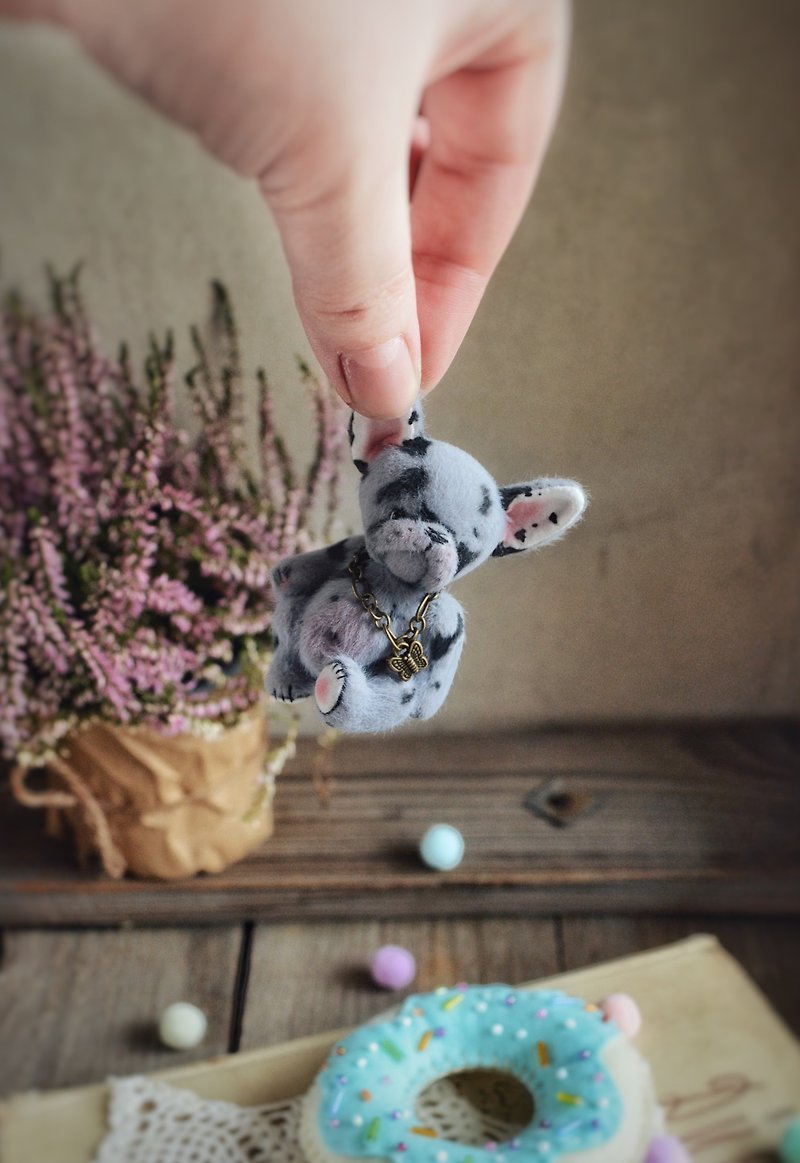 Cute baby Tiny bulldog Oscar is Mini dog Stuffed Animal Collectible puppy toy - 玩偶/公仔 - 其他材质 灰色