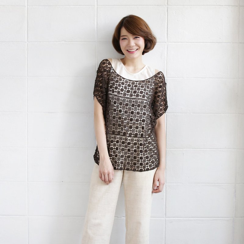 Brown Over-Size Tops Lace Cotton Camomile - 女装上衣 - 棉．麻 咖啡色