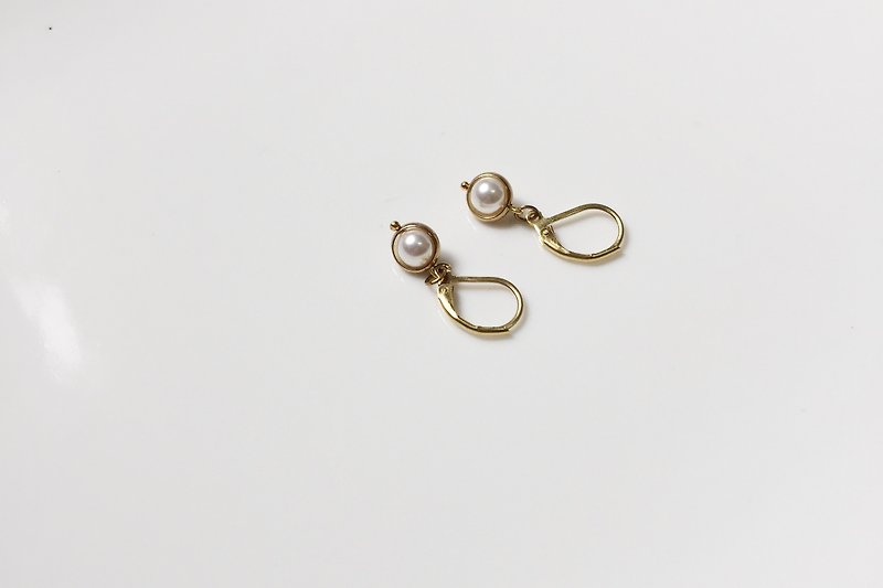 白圈圈 珍珠黄铜造型耳环 - 耳环/耳夹 - 其他金属 白色