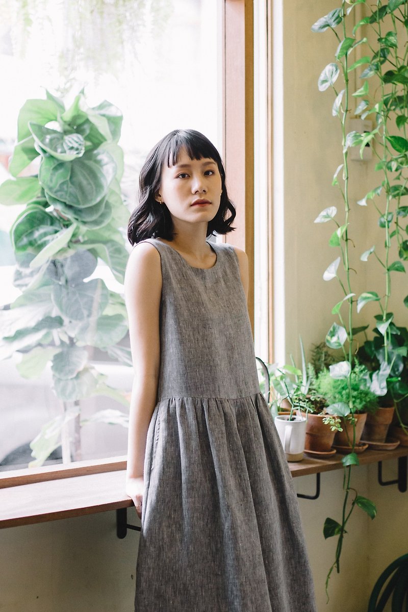 Linen Camisole dress with open back in Grey - 洋装/连衣裙 - 棉．麻 灰色