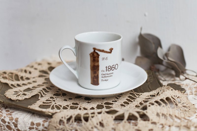 【好日恋物】1860/1760德国vintage双面磨豆机纪念咖啡杯组 - 咖啡杯/马克杯 - 瓷 白色