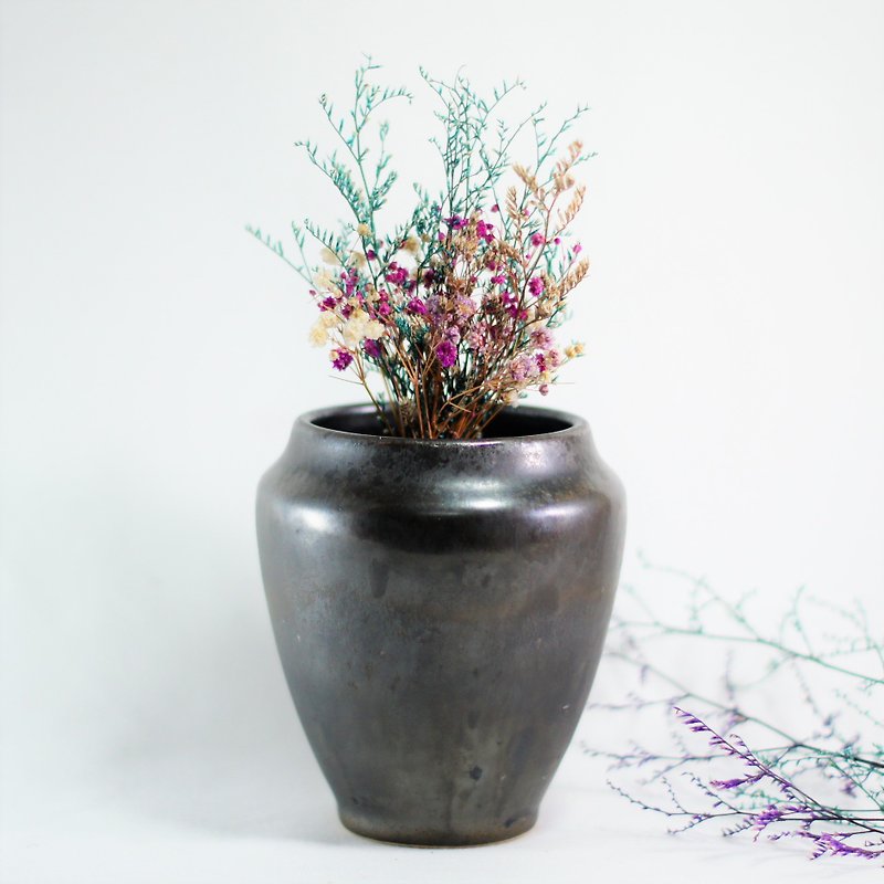 金属色消光花瓶,花器约380ml - 花瓶/陶器 - 陶 黑色