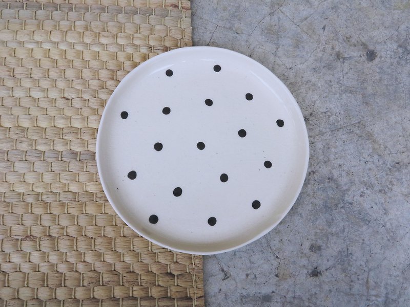 Plate dot  - 花瓶/陶器 - 陶 多色