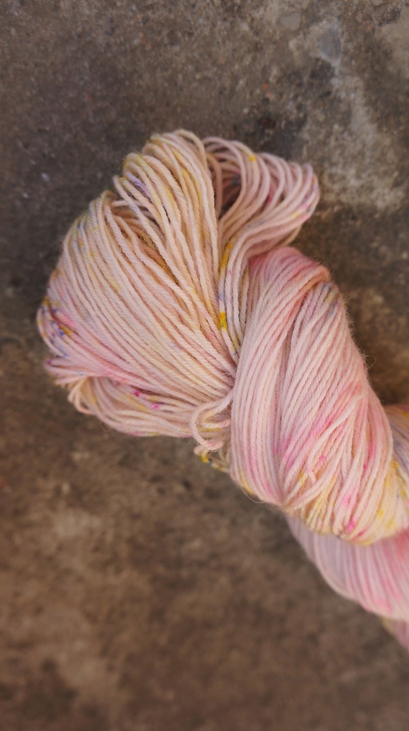 手染袜线。花粉(100 BFL) - 编织/刺绣/羊毛毡/裁缝 - 羊毛 