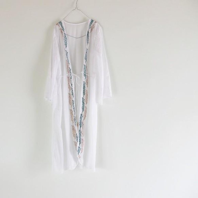 ピンタックの袖とハンドプリントのコットンロングカーディガン/3 - 女装衬衫 - 棉．麻 白色