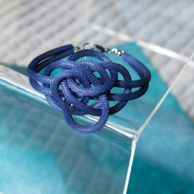 Lussli针织手环 : 绽放 - 深蓝 S - 手链/手环 - 丝．绢 蓝色