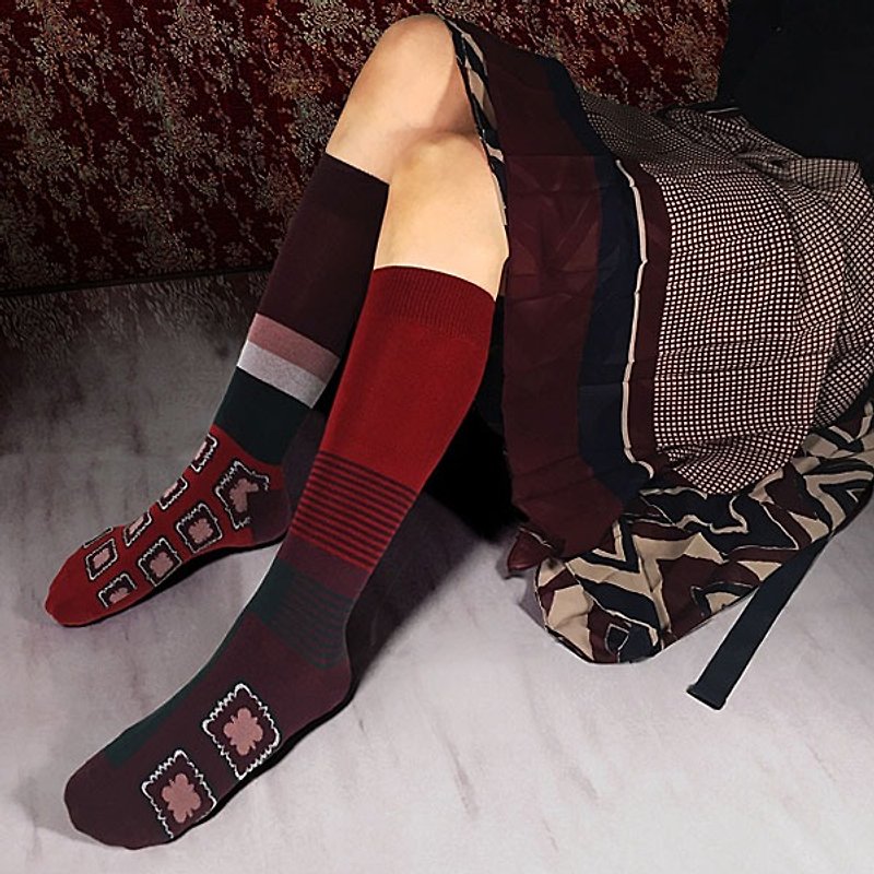 靴下スカーレット / irregular / socks / flower / red / stripes - 袜子 - 棉．麻 红色
