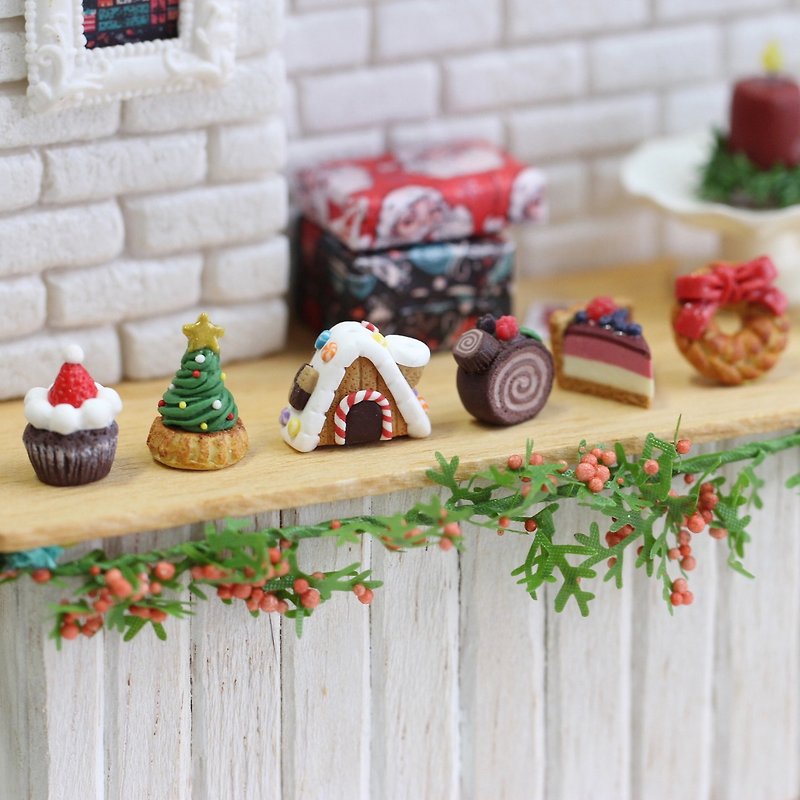 袖珍圣诞甜点组-垂吊式Miniature Christmas Dessert Earring Set - 耳环/耳夹 - 粘土 多色