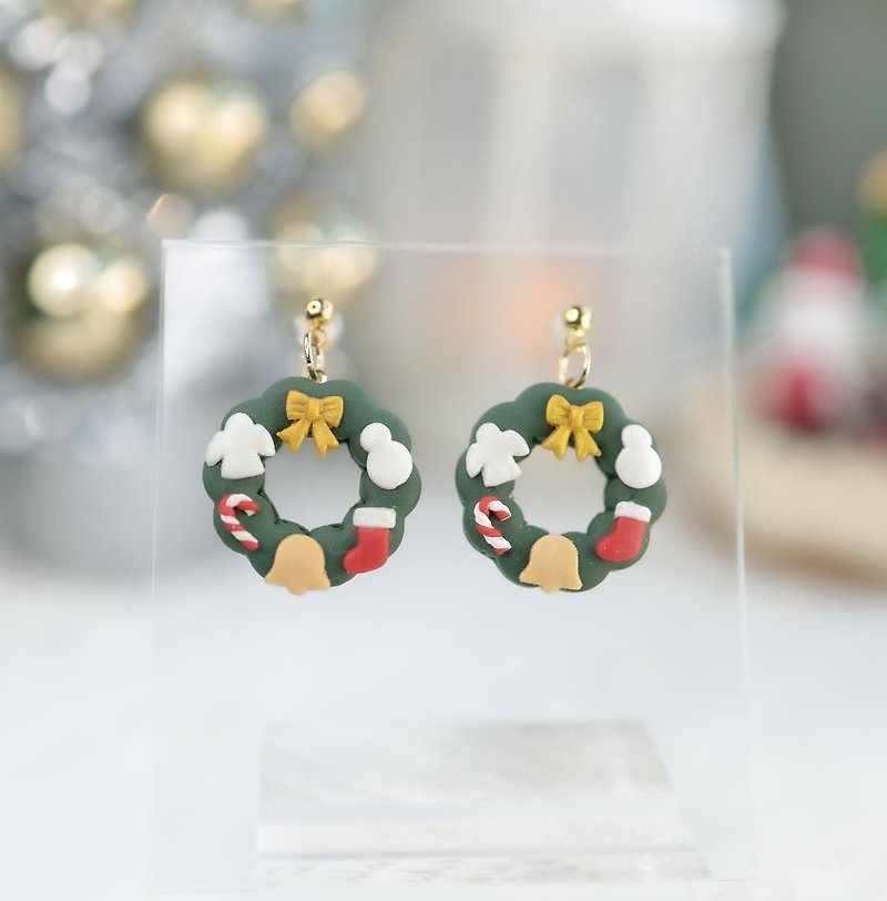 【手工软陶】圣诞花环 珠光小装饰 耳环耳夹 - 耳环/耳夹 - 陶 绿色