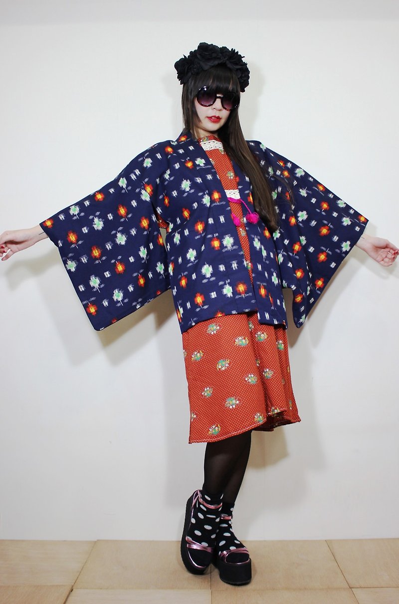 F2091(日本制和服)(Vintage)蓝色红白花朵织纹日本和服羽织(はおり)(生日礼物/情人节礼物) - 女装休闲/机能外套 - 棉．麻 蓝色