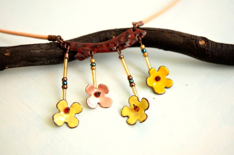 Apple Flower, Enamel Necklace, Flower, Blossom Jewelry, Apple Flower Necklace, - 项链 - 珐琅 黄色