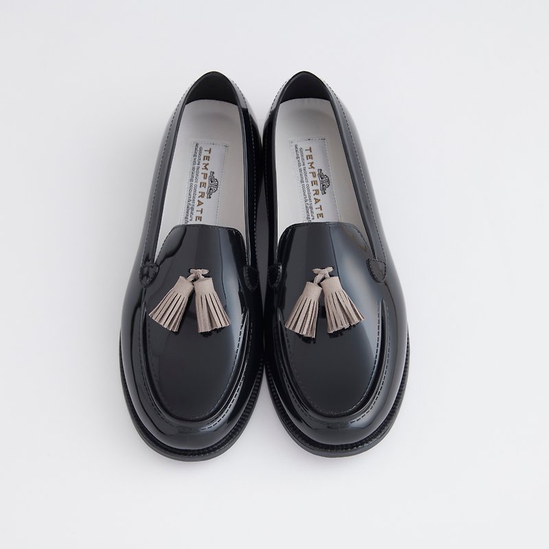 TODD (BLACK / GREY)　PVC素材タッセルローファーシューズ PVC TASSEL LOAFER レインシューズ　RAIN SHOES - 女款休闲鞋 - 防水材质 黑色