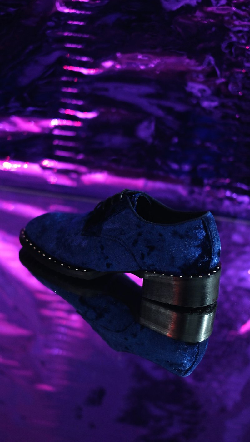 Dark blue suede leather Laceup - 女款休闲鞋 - 真皮 多色