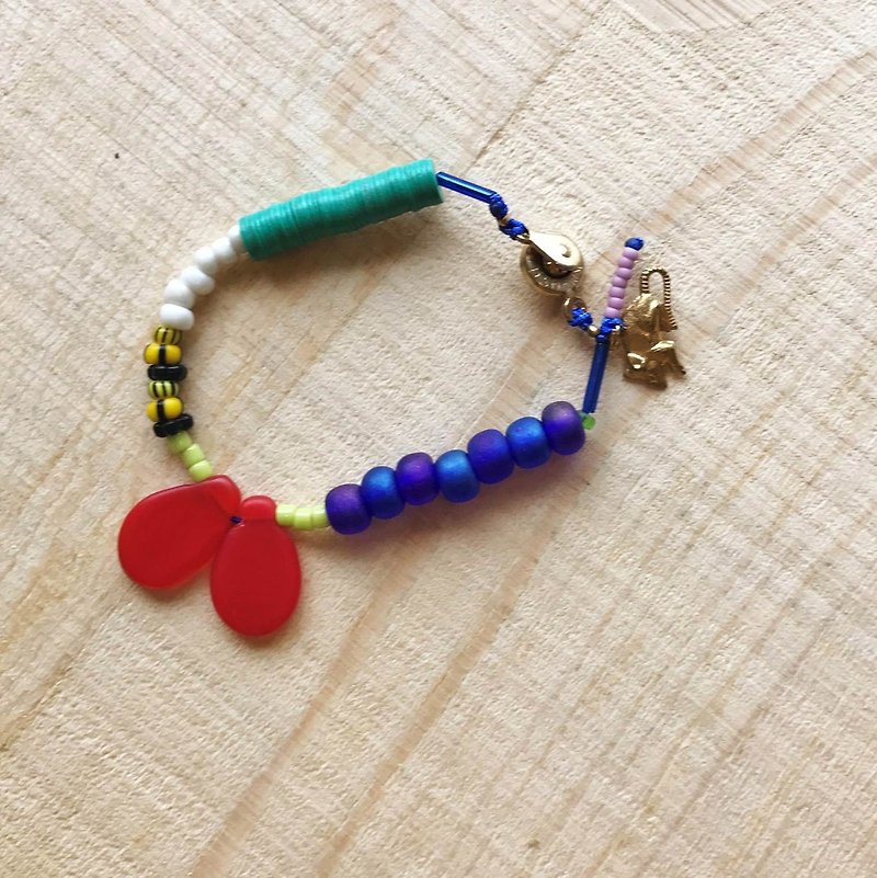 ［ Cat and Mice • Beads beat Beads］ bracelet collection-011 乌鱼子 - 手链/手环 - 玻璃 多色