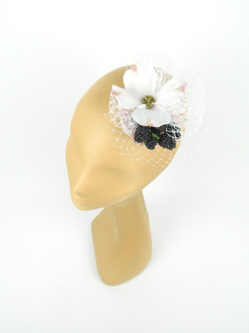 Fascinator Headpiece Hair Clip Pink and White Silk Flower Blackberries and Veil - 发饰 - 其他材质 粉红色