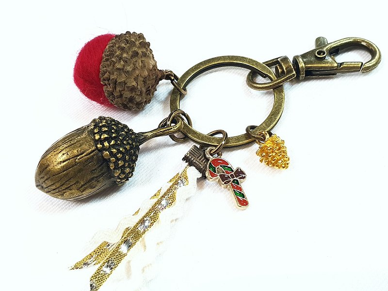 Paris*Le Bonheun。幸福森林。圣诞橡果。羊毛毡橡果松果钥匙圈 - 钥匙链/钥匙包 - 其他金属 红色