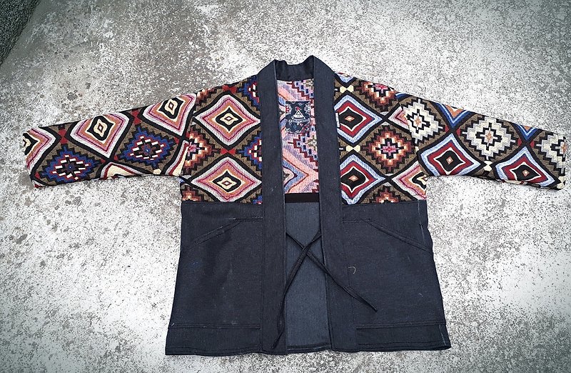 AMIN'S SHINY WORLD手工订制KIMONO民族菱纹图腾拼色罩衫大衣外套 - 男装外套 - 棉．麻 多色