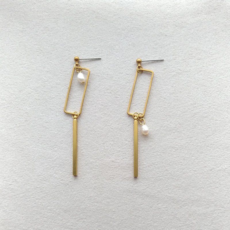 e042-记忆中的-黄铜珍珠 针式夹式耳环 - 耳环/耳夹 - 宝石 白色