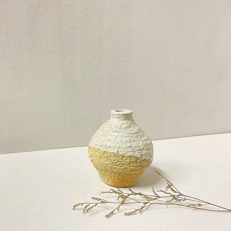 【永皴烧】手工陶瓷 小型花器 花瓶 生活家饰 - 花瓶/陶器 - 瓷 多色