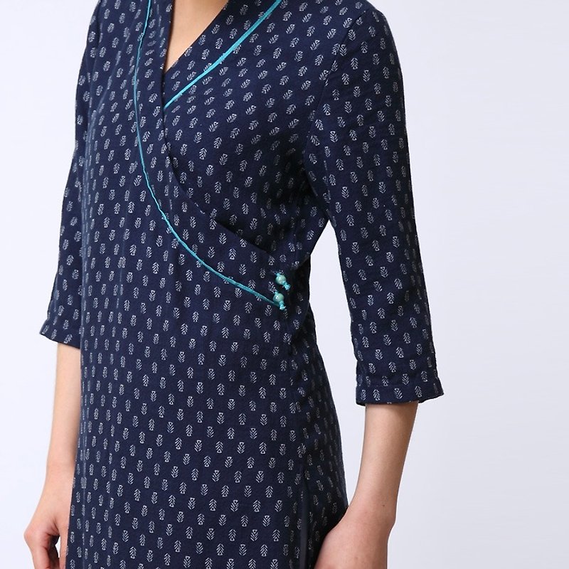 不服 復古藍印花改良旗袍套頭衫 中國風長版套頭上衣  藍  D151211 - 旗袍 - 棉．麻 蓝色
