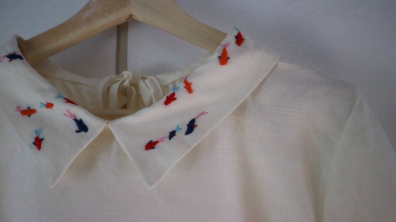 hand embroidery collar top - only one piece - 女装上衣 - 棉．麻 