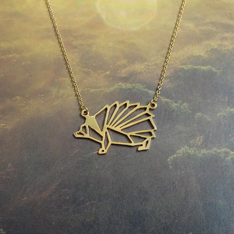 Hedgehog Necklace, Origami Animal Necklace, Birthday Gift for Animal Lover - 项链 - 铜/黄铜 金色