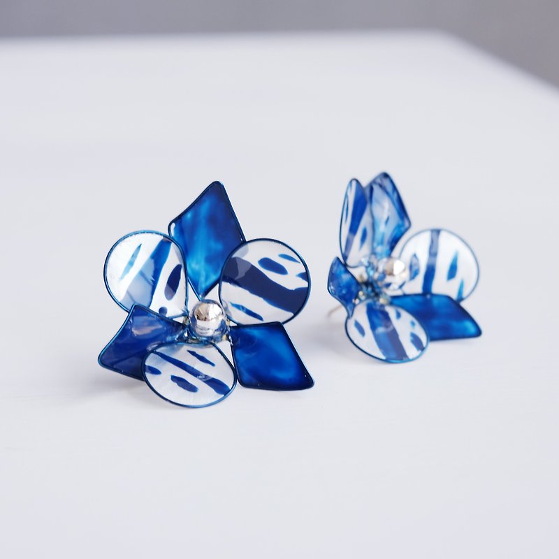 温柔的哲学家 - 冰河 (深蓝 银白/半透明树脂耳环) - 耳环/耳夹 - 其他材质 蓝色