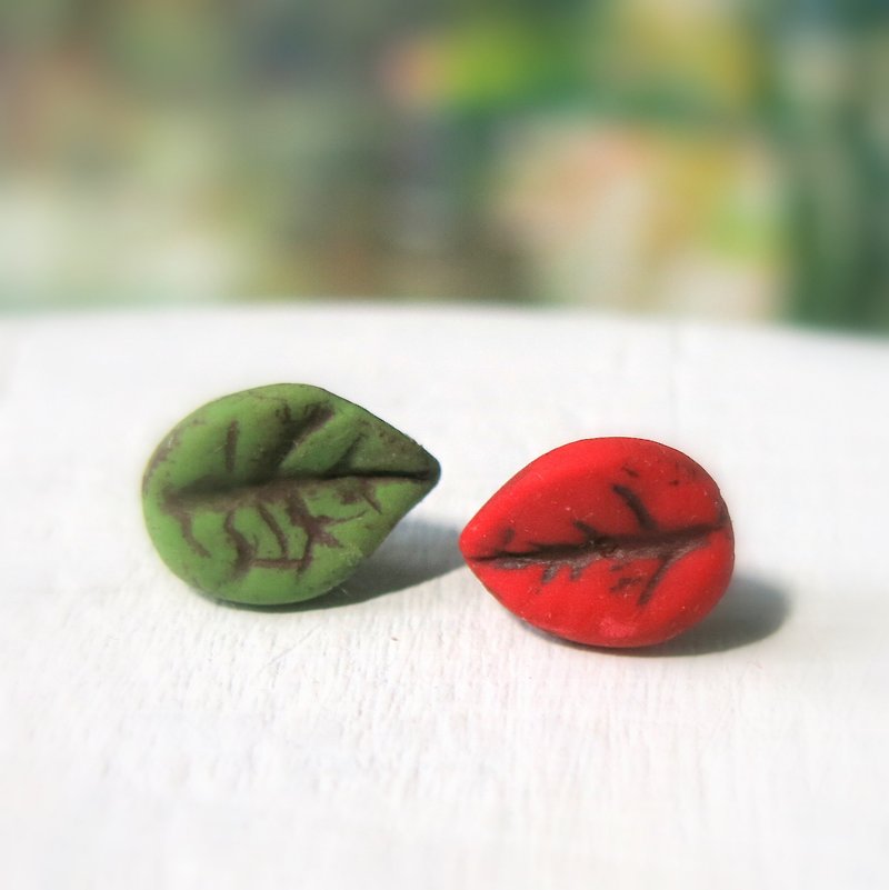 叶子耳环   绿色红色叶子   耳针或耳勾   礼物给她 / 手工耳环 - 耳环/耳夹 - 其他材质 绿色