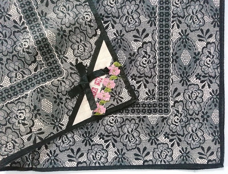 安娜苏复古手帕黑色蕾丝粉色花朵 19.5 x 19 英寸 - 手帕/方巾 - 棉．麻 黑色