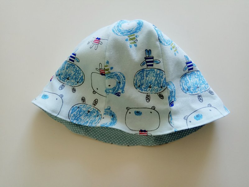 蓝底大头娃娃婴儿软帽 弥月礼物 宝宝帽 渔夫帽 婴儿帽 - 围嘴/口水巾 - 棉．麻 蓝色