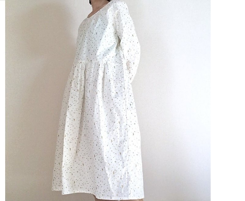 トライアングル　さんかく柄のゆったりラグランワンピース　ホワイト - 洋装/连衣裙 - 棉．麻 白色
