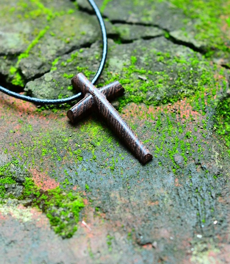 Carved Life系列 / Cross十字架项链-铁刀木 - 项链 - 木头 咖啡色