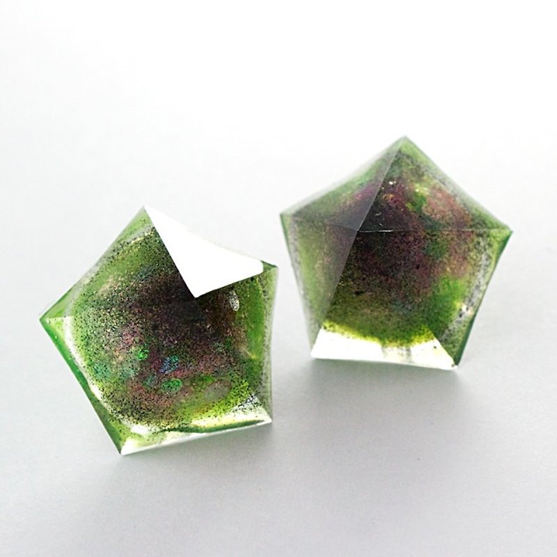 ペンタゴンドームピアス(毬藻) - 耳环/耳夹 - 其他材质 绿色