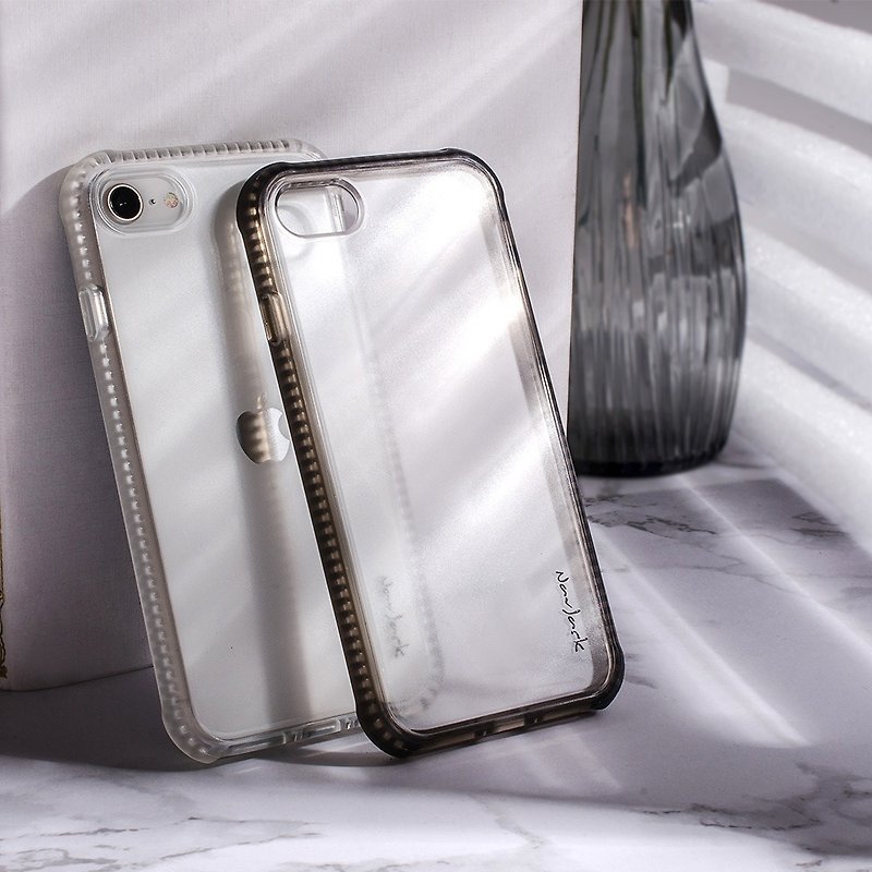 iPhone SE3 / SE2 / 8 / 7 (4.7寸) 超抗摔吸震空压保护壳 雾白色 - 手机壳/手机套 - 塑料 白色