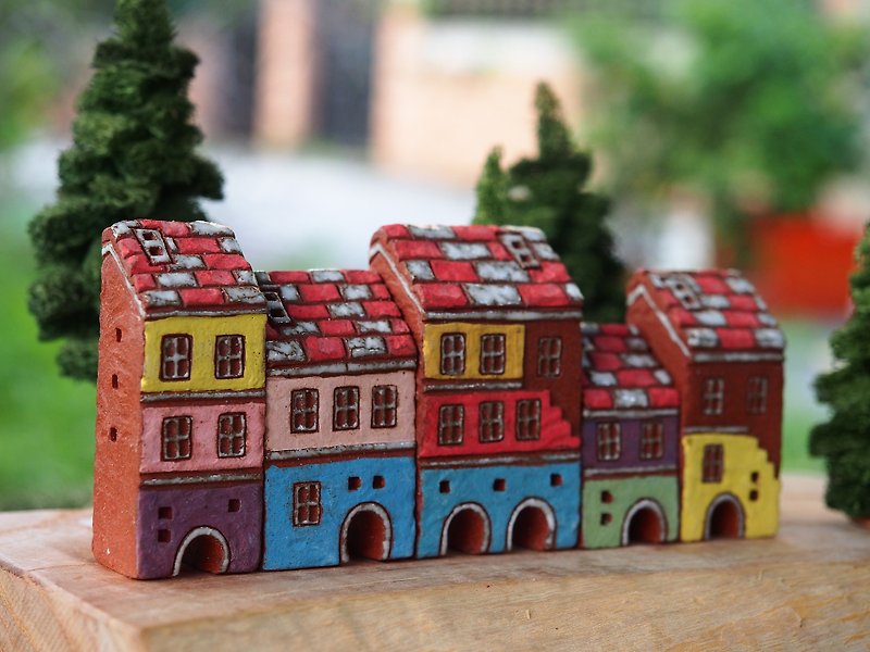 【彩绘村 Colorful Village 】- 手绘童话小陶屋-岩石红色-红白屋顶 5件合购(不含木头配件跟手工树)接单订制 - 摆饰 - 陶 红色